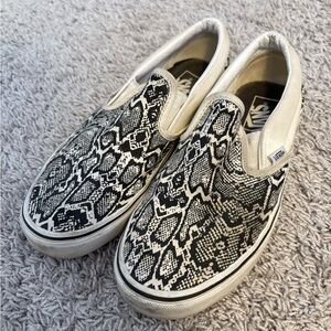 Vans Classic Slip-Ons, Snake Print, Unisex, Women’s 9, Men’s 7.5
